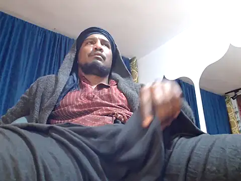 Snapshot of ElCaballeroNegro24 chatting on 12/17/25, 02:17 ElCaballeroNegro24 online show from 12/17/25, 02:17