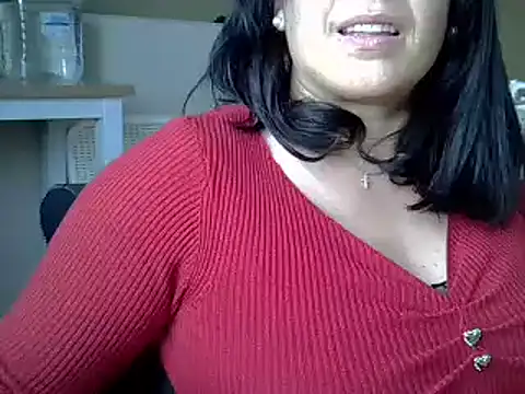 Snapshot of ITALIANASISIXX chatting on 05/19/26, 01:28 ITALIANASISIXX online show from 05/19/26, 01:28