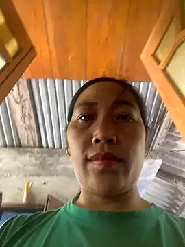 Snapshot of Lai005 chatting on 09/13/25, 04:01 Lai005 online show from 09/13/25, 04:01