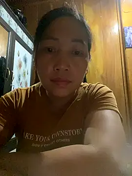 Snapshot of Lai005 chatting on 09/16/25, 09:27 Lai005 online show from 09/16/25, 09:27