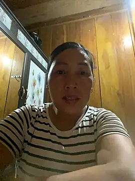 Snapshot of Lai005 chatting on 09/25/25, 02:43 Lai005 online show from 09/25/25, 02:43