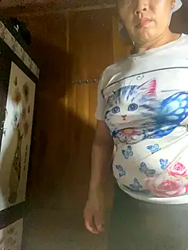 Snapshot of Lai005 chatting on 10/14/25, 11:11 Lai005 online show from 10/14/25, 11:11