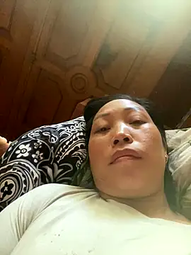 Snapshot of Lai005 chatting on 10/29/25, 02:25 Lai005 online show from 10/29/25, 02:25