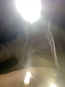 Snapshot of Lai005 chatting on 12/17/25, 02:12 Lai005 online show from 12/17/25, 02:12