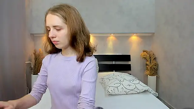 Camilla Kelly online show from 10/02/25, 01:01