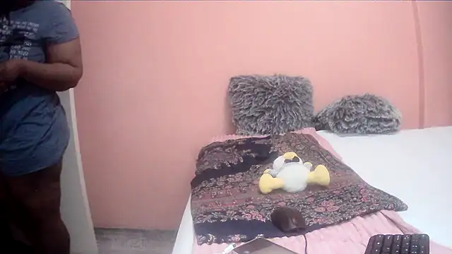 Snapshot of HUGEASSXXXXX chatting on 09/10/25, 02:00 HUGEASSXXXXX online show from 09/10/25, 02:00