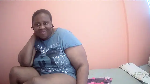 Snapshot of HUGEASSXXXXX chatting on 10/22/25, 05:19 HUGEASSXXXXX online show from 10/22/25, 05:19