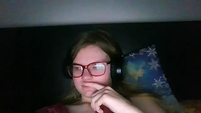 Moonolighta online show from 10/10/25, 06:45