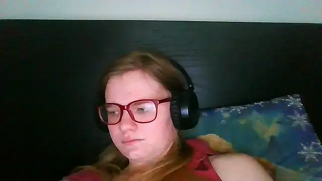 Moonolighta online show from 10/14/25, 06:58