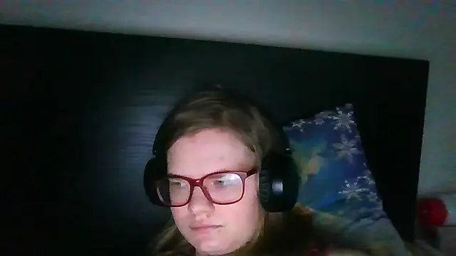 Moonolighta online show from 11/02/25, 07:22