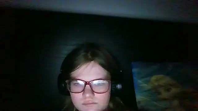 Moonolighta online show from 12/02/25, 02:56