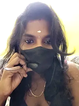 Snapshot of Honey_rosetamil chatting on 10/17/25, 05:43 Honey rosetamil online show from 10/17/25, 05:43