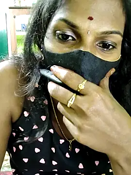 Snapshot of Honey_rosetamil chatting on 10/25/25, 05:08 Honey rosetamil online show from 10/25/25, 05:08