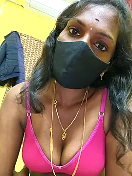 Snapshot of Honey_rosetamil chatting on 11/06/25, 01:12 Honey rosetamil online show from 11/06/25, 01:12