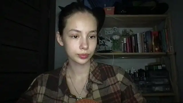 Yuna5343 online show from 09/18/25, 08:33