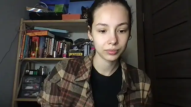 Yuna5343 online show from 12/20/25, 08:16