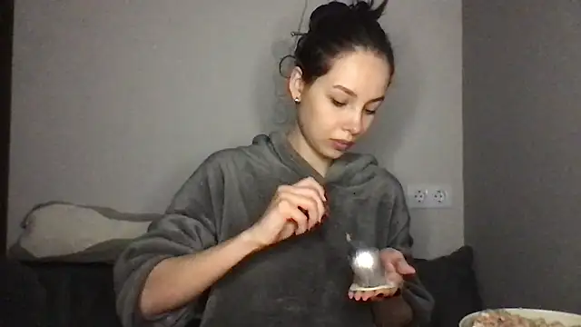 Yuna5343 online show from 01/10/26, 08:54