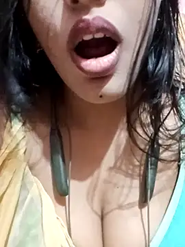 kaviyaponnu0987 online show from 10/10/25, 07:57