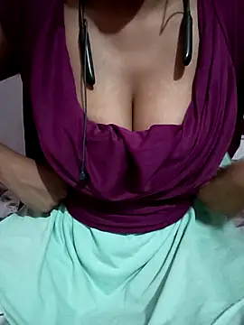 kaviyaponnu0987 online show from 03/22/26, 10:29