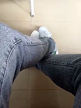 Snapshot of lilldickyyy chatting on 10/19/25, 06:47 lilldickyyy online show from 10/19/25, 06:47