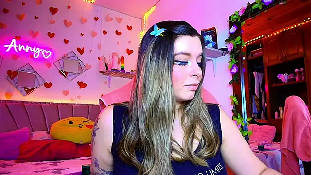 Snapshot of Anny_Hurtado chatting on 09/24/25, 06:28 Anny Hurtado online show from 09/24/25, 06:28