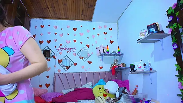 Snapshot of Anny_Hurtado chatting on 10/13/25, 09:09 Anny Hurtado online show from 10/13/25, 09:09