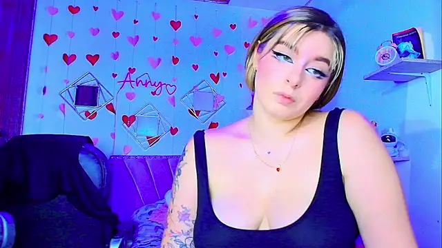 Snapshot of Anny_Hurtado chatting on 12/17/25, 05:24 Anny Hurtado online show from 12/17/25, 05:24