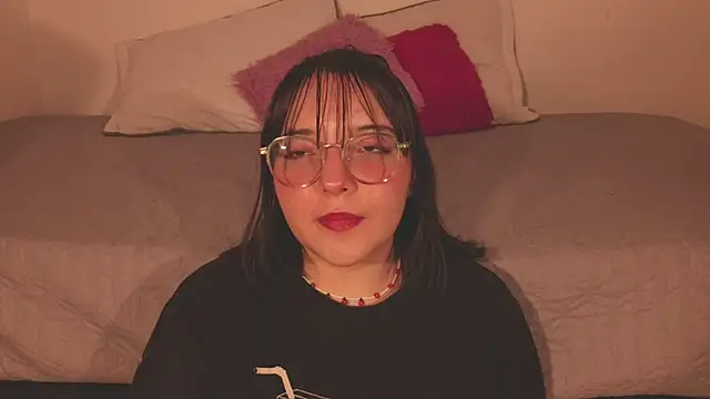 Snapshot of Gaby99_ chatting on 12/17/25, 10:10 Gaby99 online show from 12/17/25, 10:10