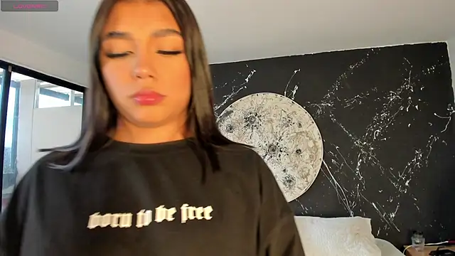 Snapshot of ShaniaDaniels chatting on 11/17/25, 10:15 ShaniaDaniels online show from 11/17/25, 10:15