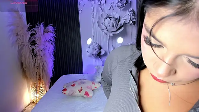 ShaniaDaniels online show from 04/28/26, 10:37