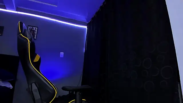 Snapshot of alexgiraldo__ chatting on 09/14/25, 10:25 alexgiraldo online show from 09/14/25, 10:25