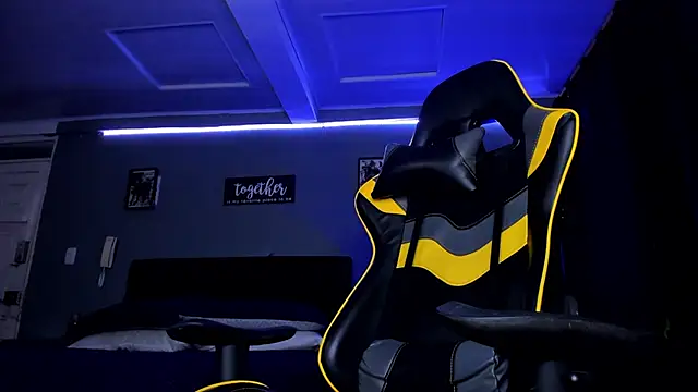 Snapshot of alexgiraldo__ chatting on 09/22/25, 11:01 alexgiraldo online show from 09/22/25, 11:01