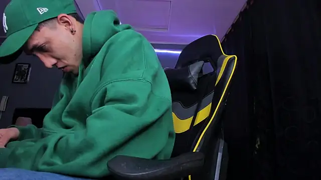 Snapshot of alexgiraldo__ chatting on 10/03/25, 11:07 alexgiraldo online show from 10/03/25, 11:07