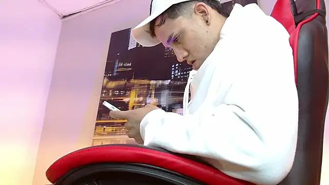 Snapshot of alexgiraldo__ chatting on 03/17/26, 03:04 alexgiraldo online show from 03/17/26, 03:04