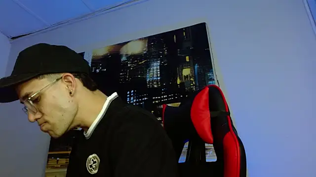 Snapshot of alexgiraldo__ chatting on 03/19/26, 01:04 alexgiraldo online show from 03/19/26, 01:04