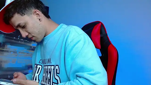 Snapshot of alexgiraldo__ chatting on 03/25/26, 02:50 alexgiraldo online show from 03/25/26, 02:50