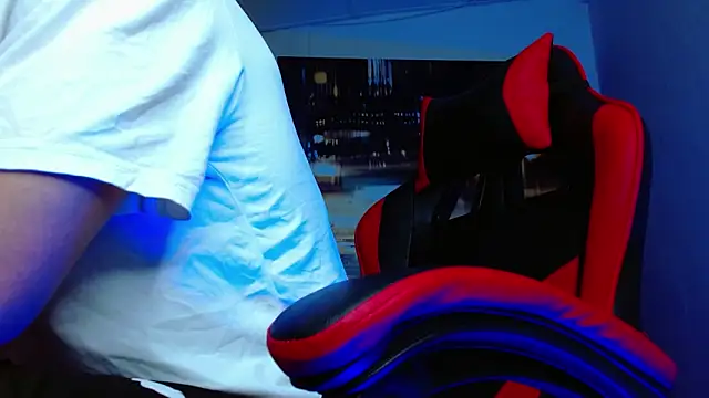 Snapshot of alexgiraldo__ chatting on 04/09/26, 02:00 alexgiraldo online show from 04/09/26, 02:00