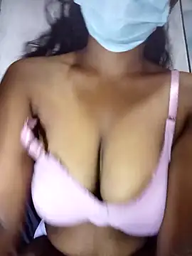 Snapshot of MickMicky chatting on 10/18/25, 01:19 MickMicky online show from 10/18/25, 01:19