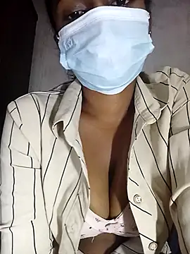 Snapshot of MickMicky chatting on 10/26/25, 01:00 MickMicky online show from 10/26/25, 01:00