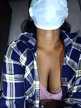 Snapshot of MickMicky chatting on 10/27/25, 12:26 MickMicky online show from 10/27/25, 12:26