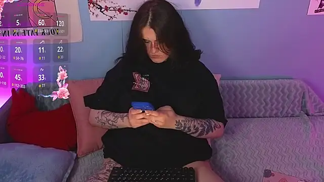 Snapshot of Dark_Shine chatting on 04/15/26, 05:47 Dark Shine online show from 04/15/26, 05:47