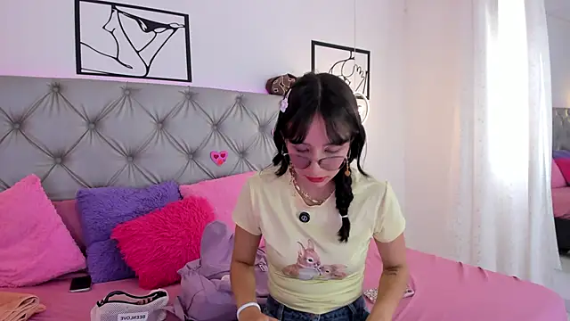 Naughty Couple83 online show from 03/19/26, 05:28