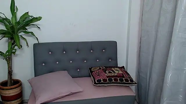 jade nassar online show from 11/08/25, 12:22