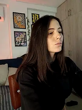 Snapshot of mishelkrave_ chatting on 10/06/25, 01:36 mishelkrave online show from 10/06/25, 01:36