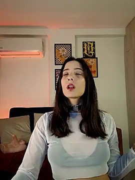 Snapshot of mishelkrave_ chatting on 10/18/25, 01:08 mishelkrave online show from 10/18/25, 01:08