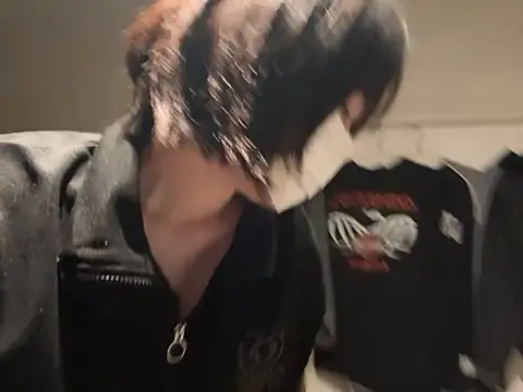 Snapshot of kabikabi_makaron chatting on 11/19/25, 12:05 kabikabi makaron online show from 11/19/25, 12:05