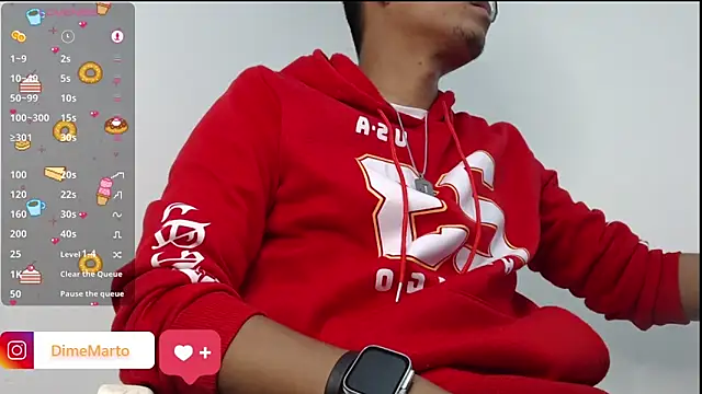 Snapshot of mike_black_22 chatting on 10/02/25, 01:34 mike black 22 online show from 10/02/25, 01:34