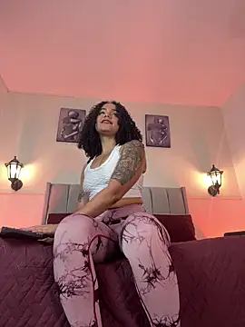 Samara Hadi  online show from 02/04/26, 08:25