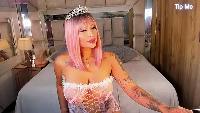 MaddyGray  online show from 10/18/25, 06:19