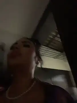 MaddyGray  online show from 12/04/25, 07:17